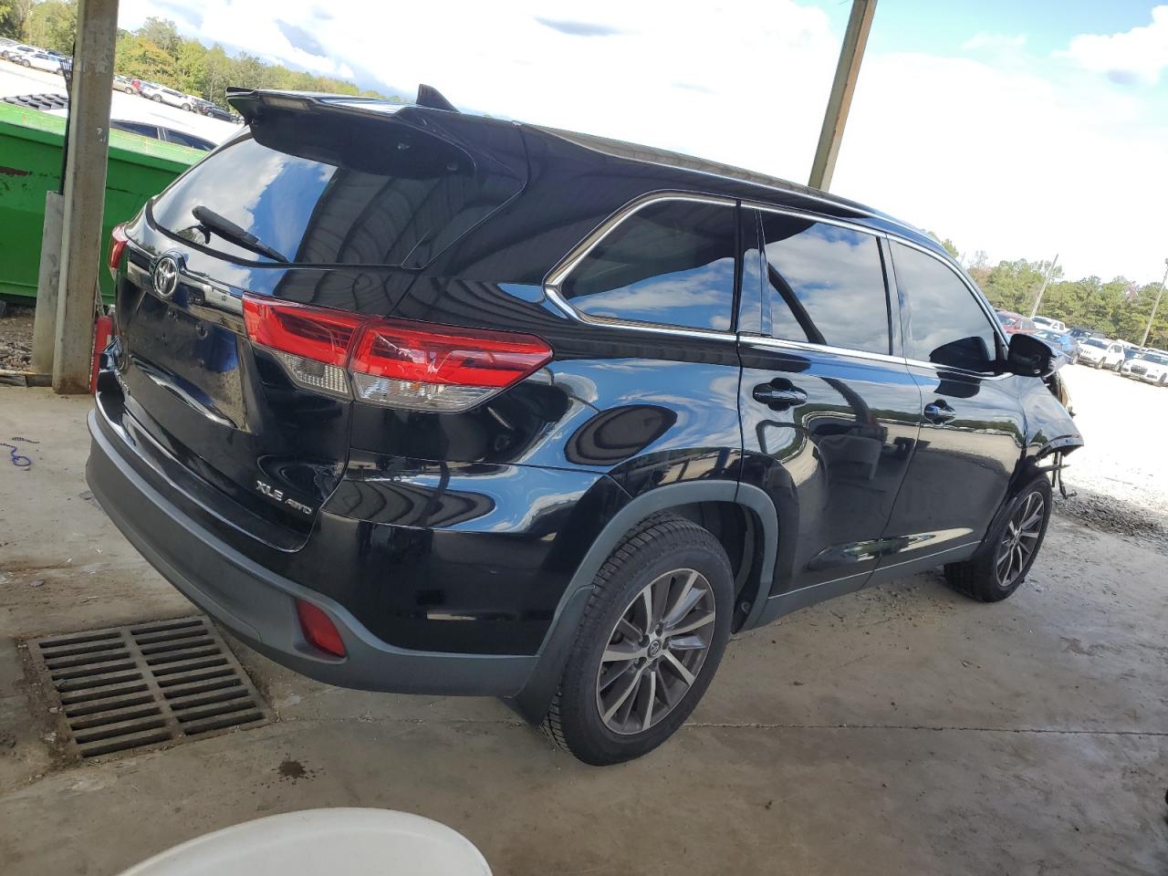 TOYOTA HIGHLANDER SE