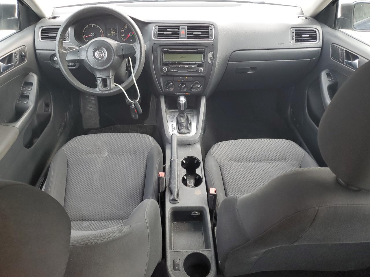 VOLKSWAGEN JETTA BASE