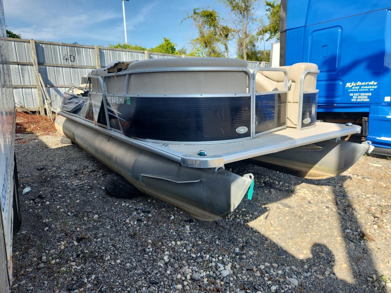 Lot #3248744840 2012 STARCRAFT BOAT