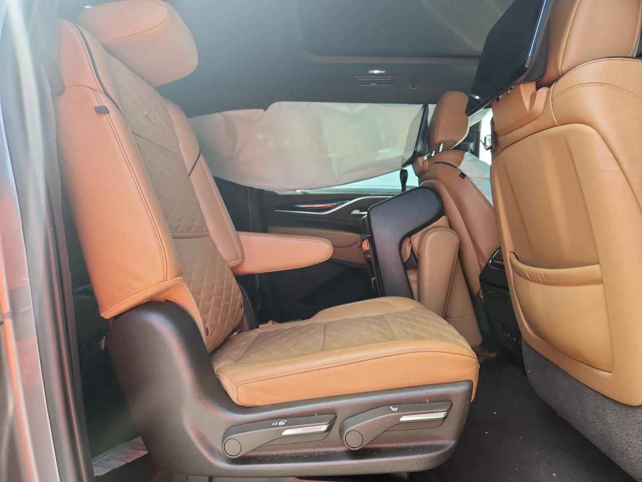 CADILLAC ESCALADE ESV PREMIUM LUXURY