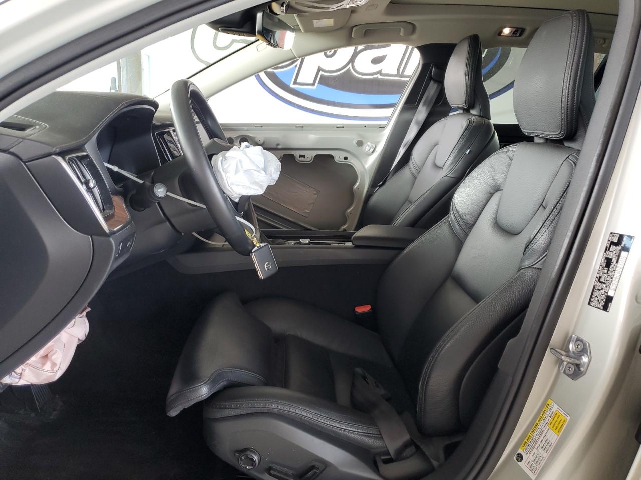 VOLVO V60 T5 MOMENTUM