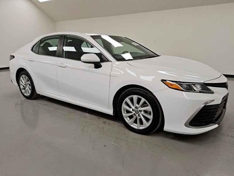 2021 TOYOTA CAMRY LE 4T1C11AK1MU579218