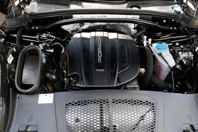 2018 PORSCHE MACAN WP1AA2A59JLB06XXX