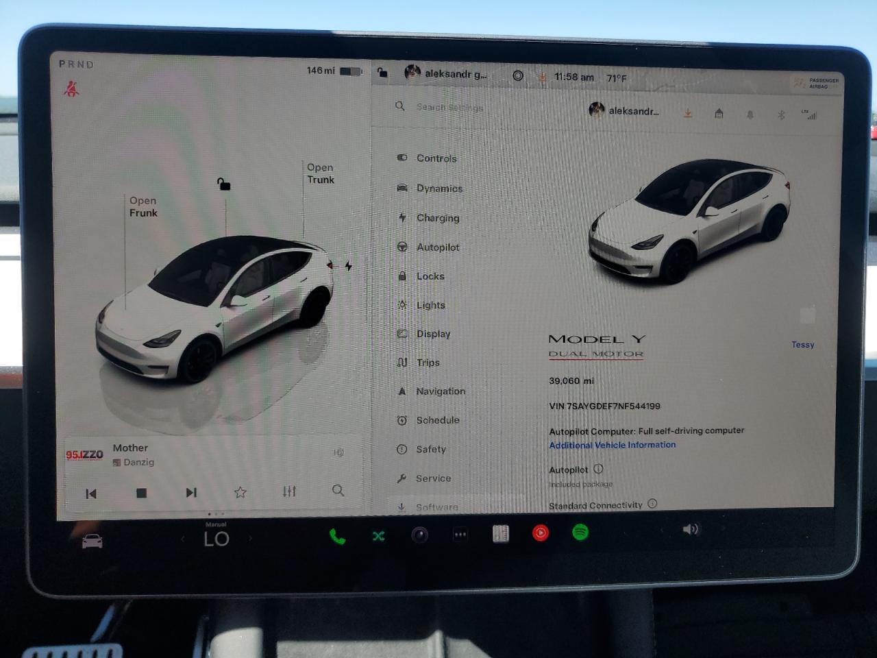 TESLA MODEL Y