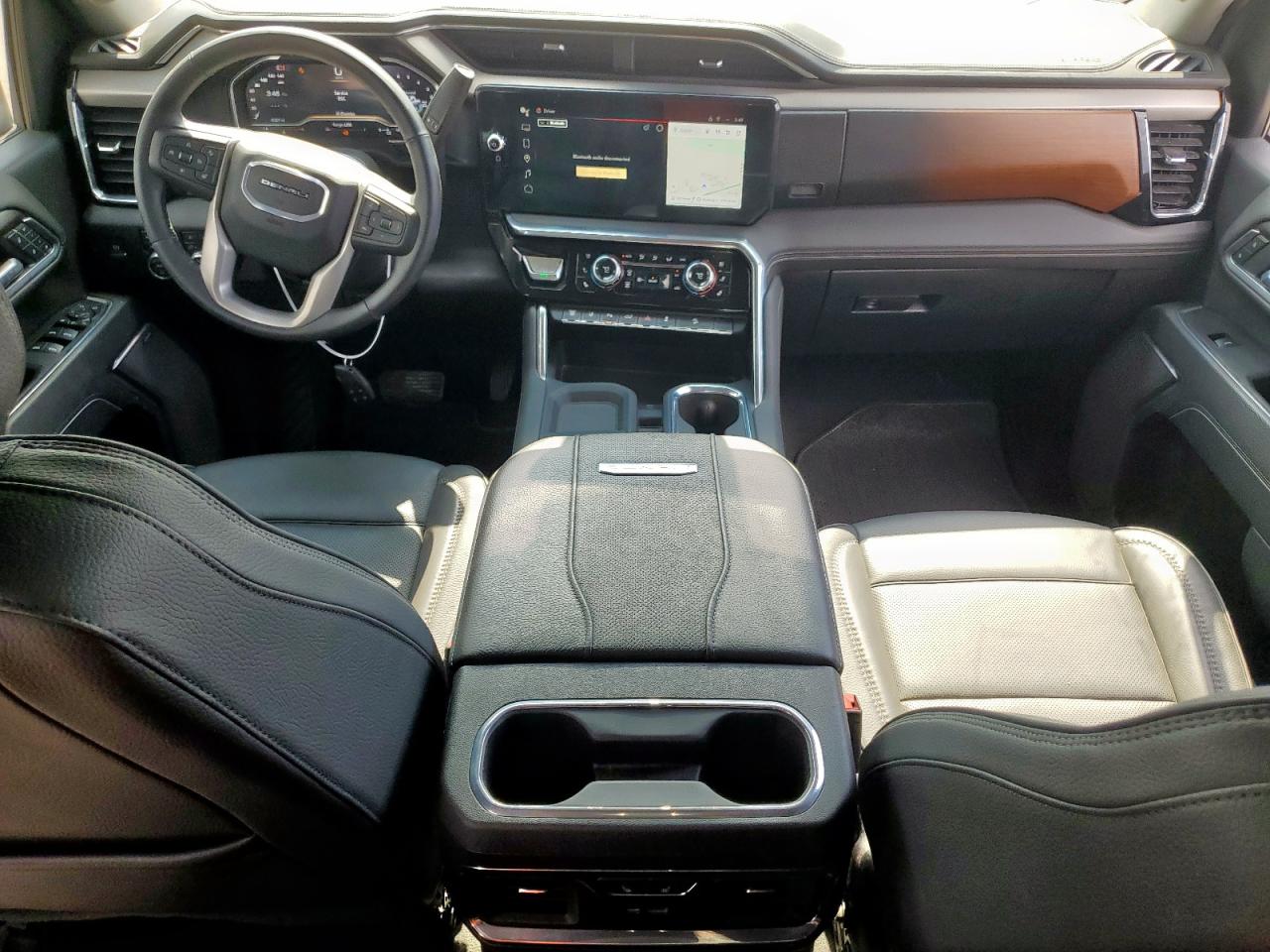 GMC SIERRA K2500 DENALI