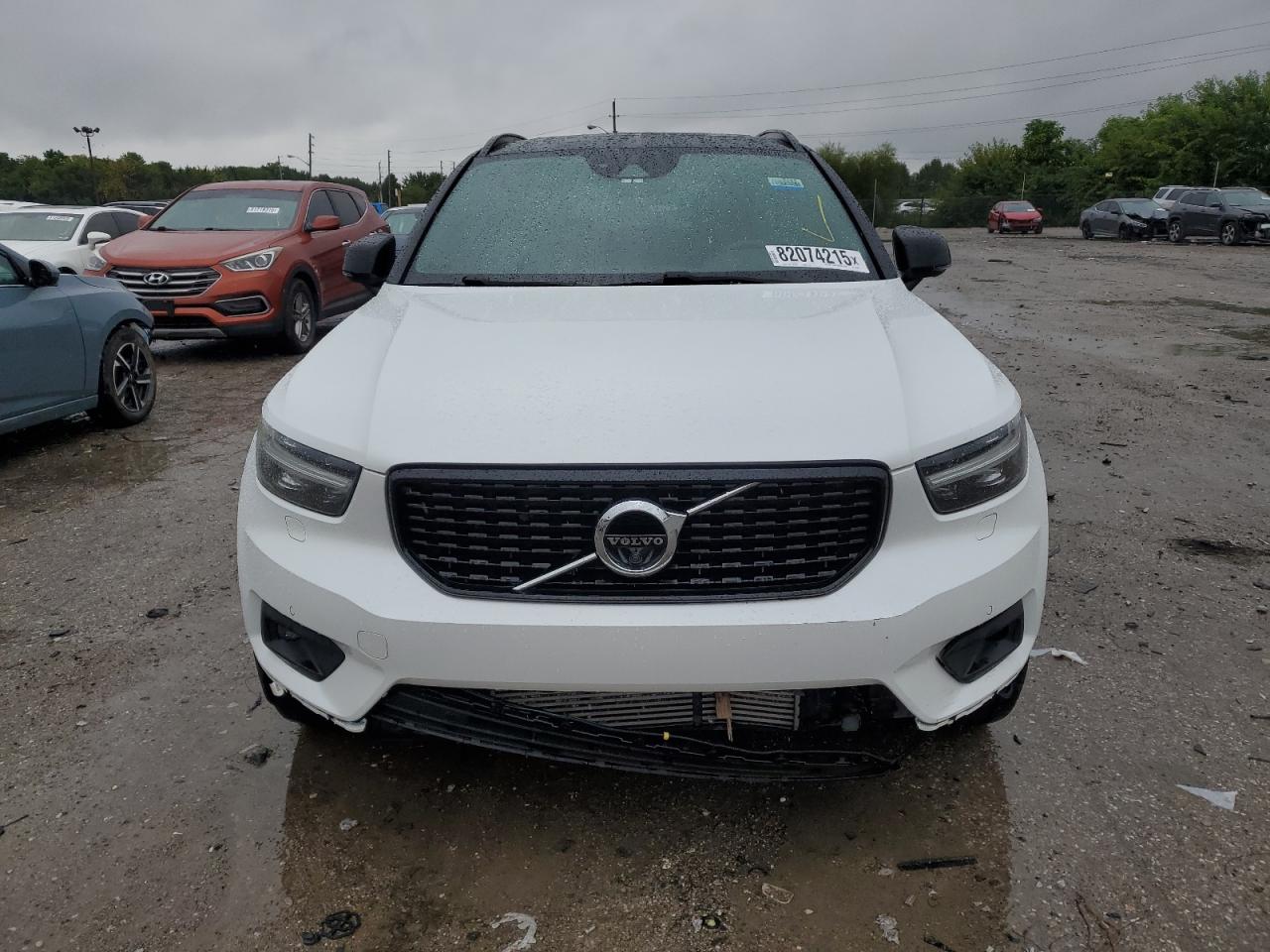VOLVO XC40 T5 MOMENTUM