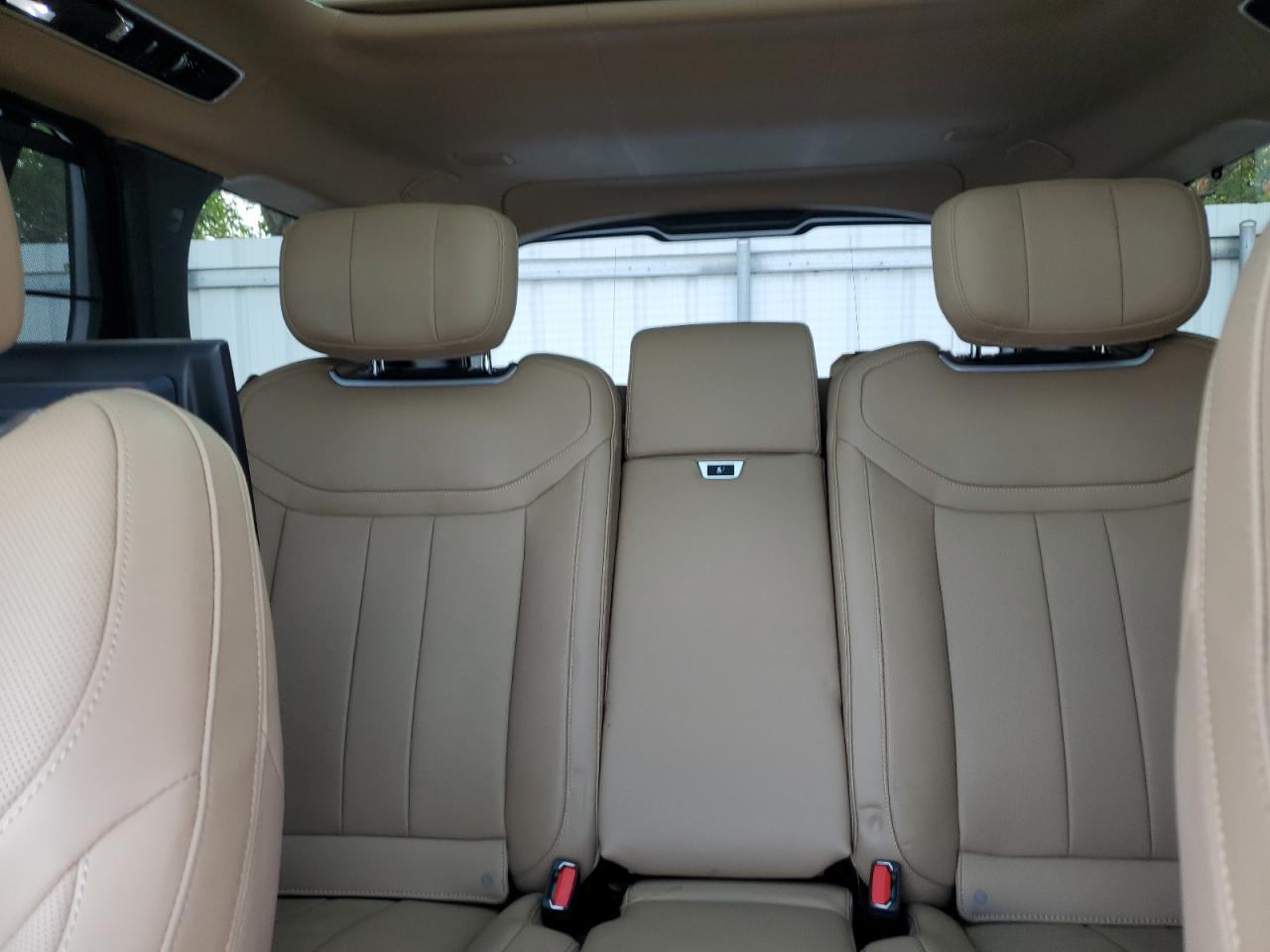 LAND ROVER RANGE ROVER AUTOBIOGRAPHY