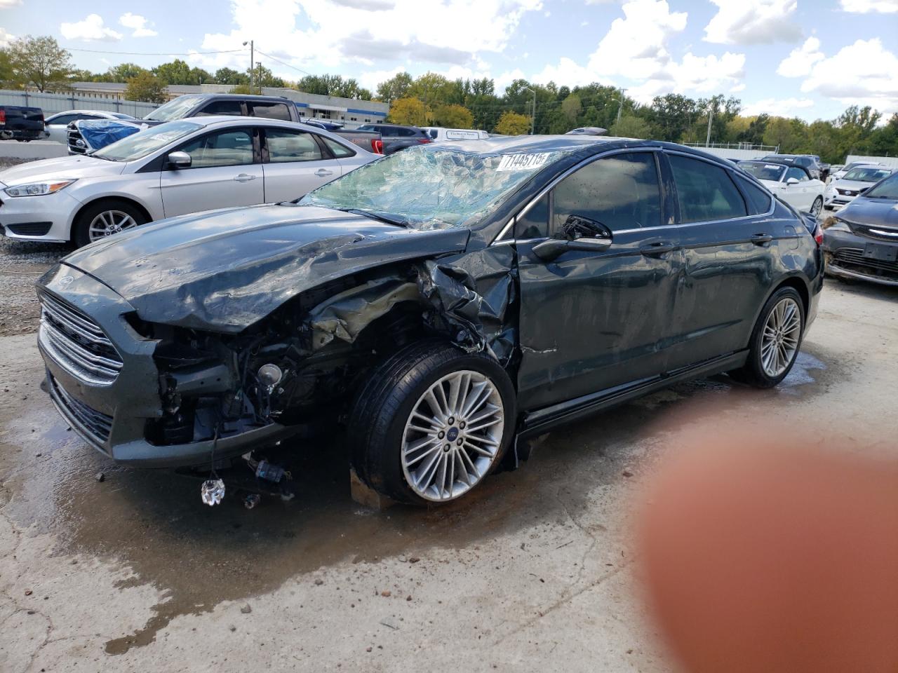 FORD FUSION SE