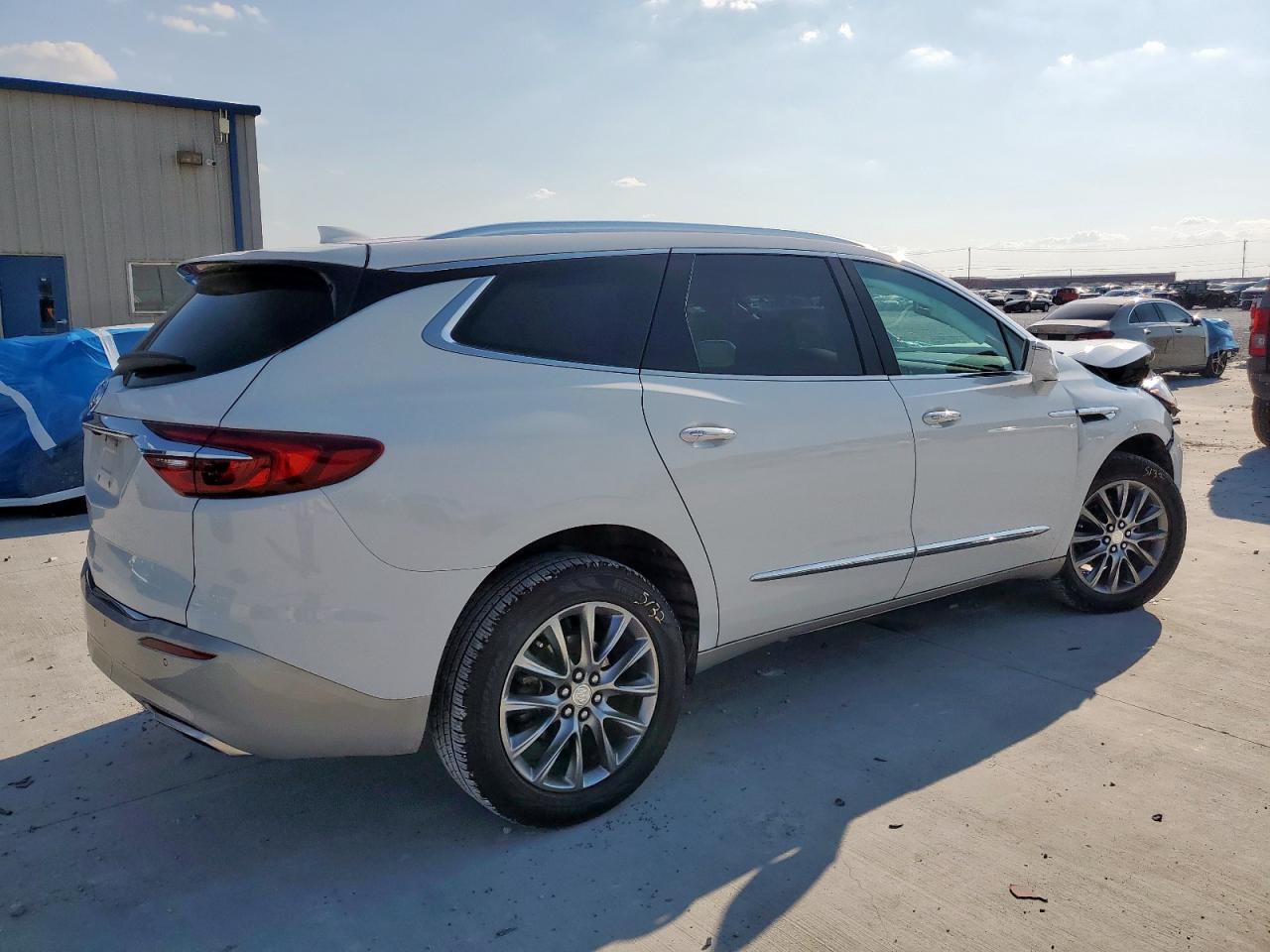 BUICK ENCLAVE ESSENCE