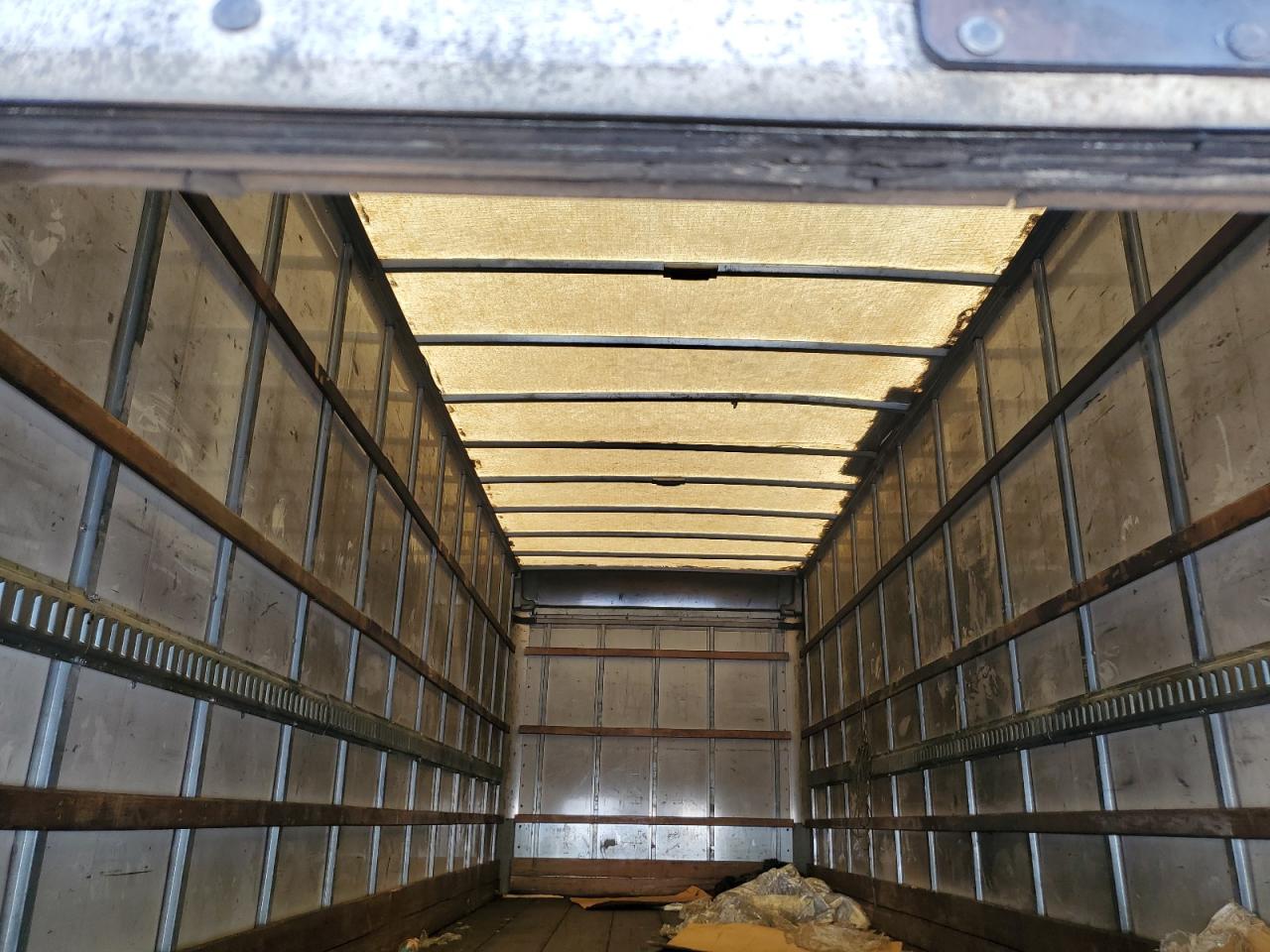 Lot #3266691360 2010 HINO 258/268