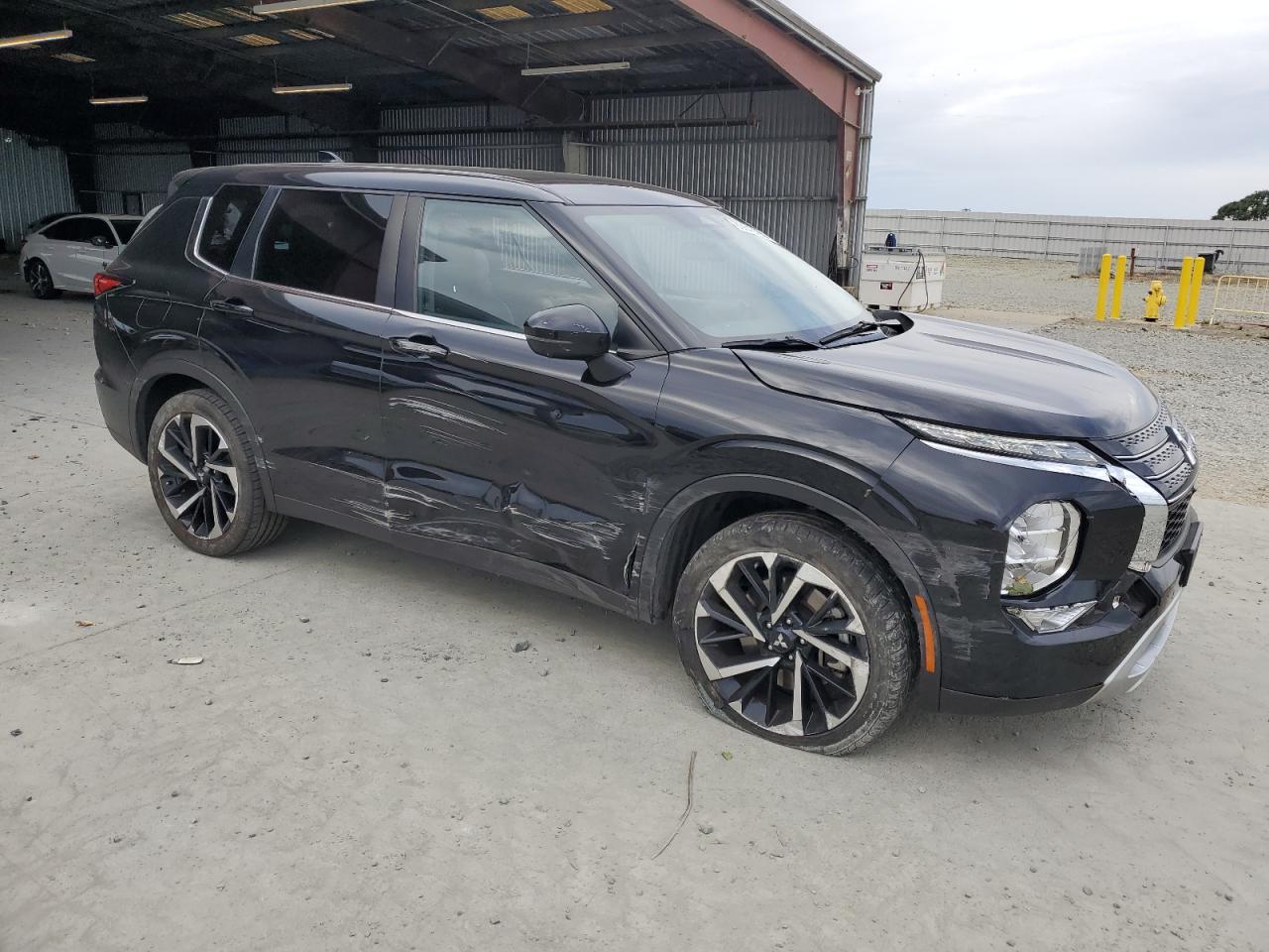 MITSUBISHI OUTLANDER SE