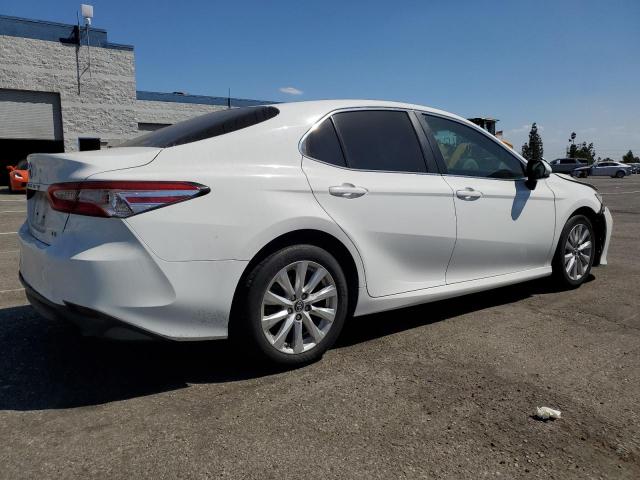 2018 TOYOTA CAMRY L 4T1B11HK5JU053462