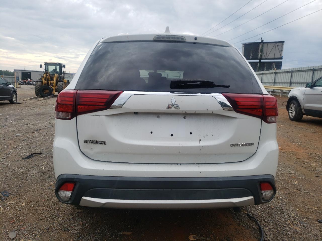 MITSUBISHI OUTLANDER ES