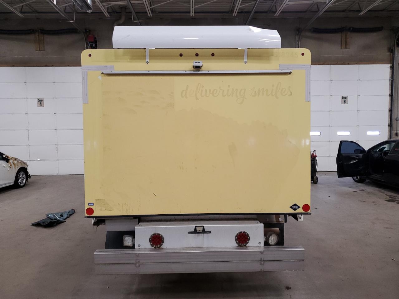 FORD ECONOLINE E450 SUPER DUTY CUTAWAY VAN