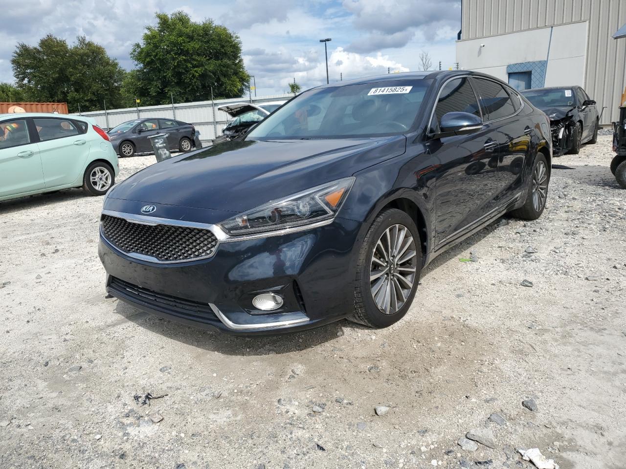 KIA CADENZA PREMIUM