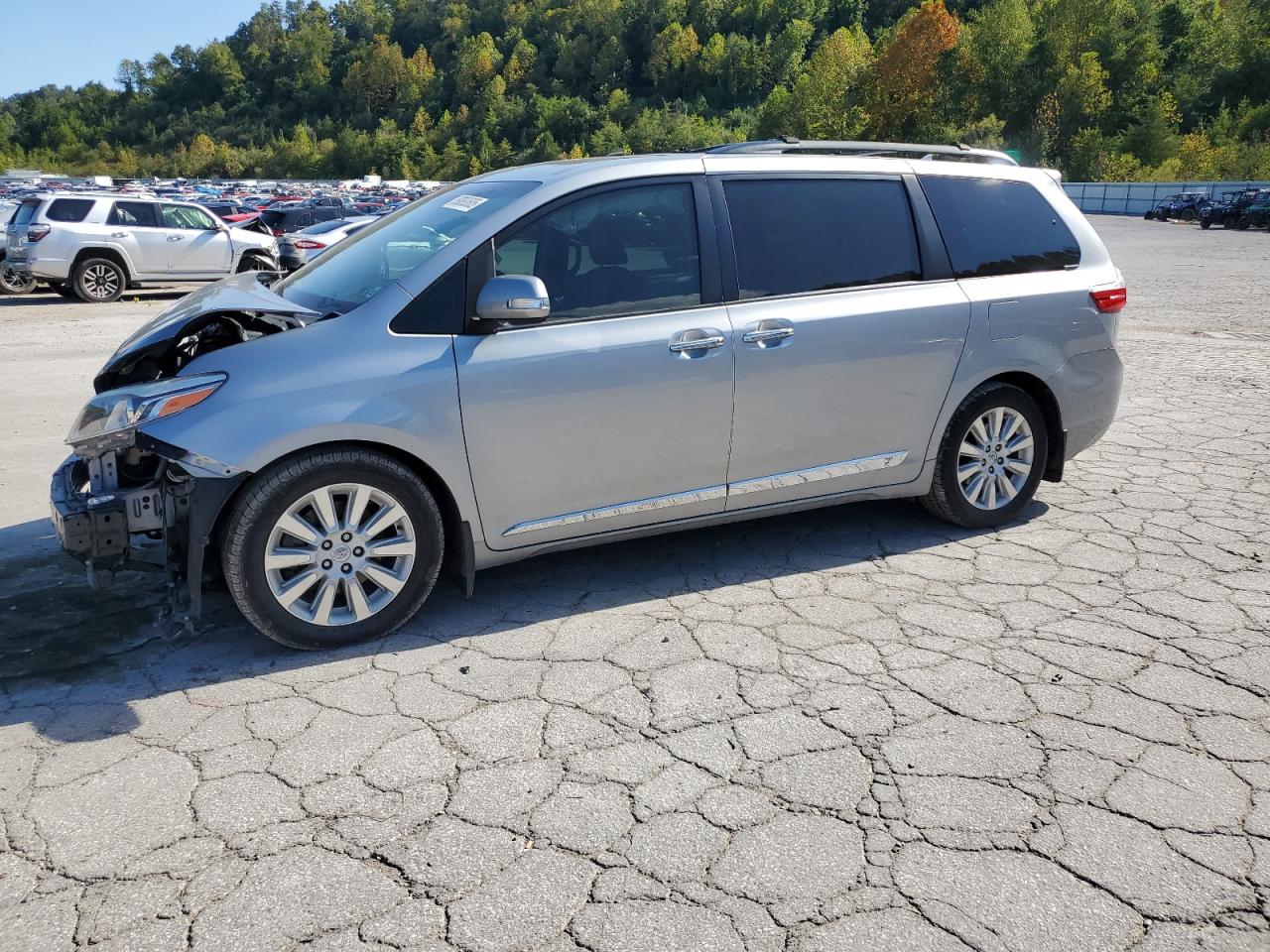 TOYOTA SIENNA XLE