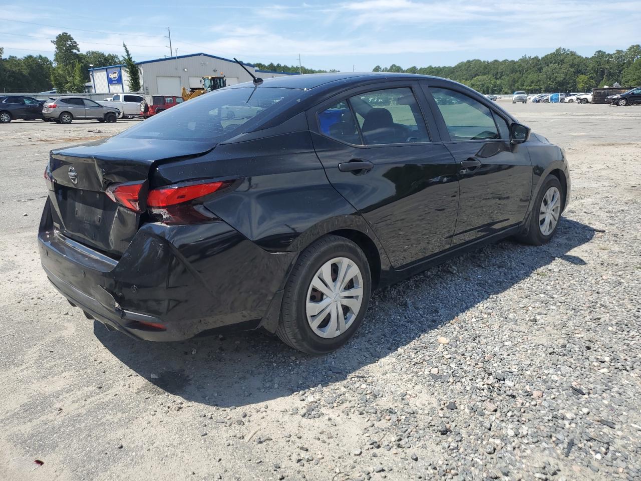 NISSAN VERSA S