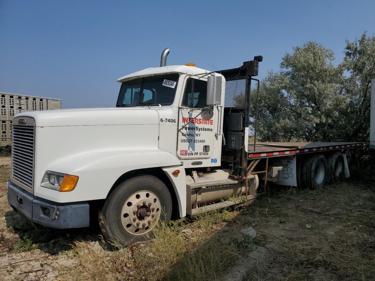 Lot #3282473569 2001 FREIGHTLINER FLD120