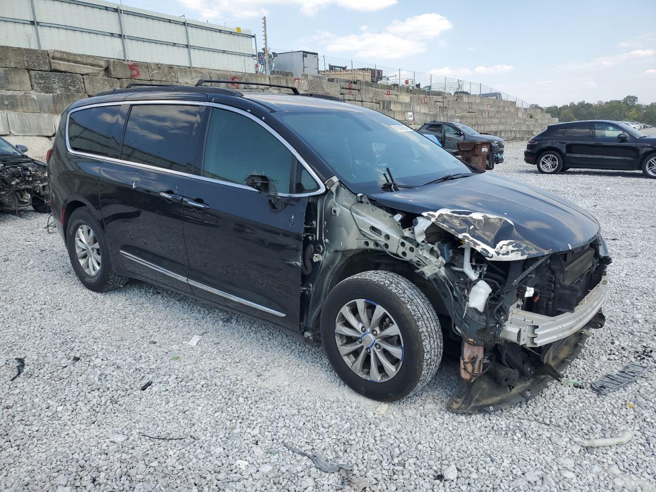 CHRYSLER PACIFICA TOURING L