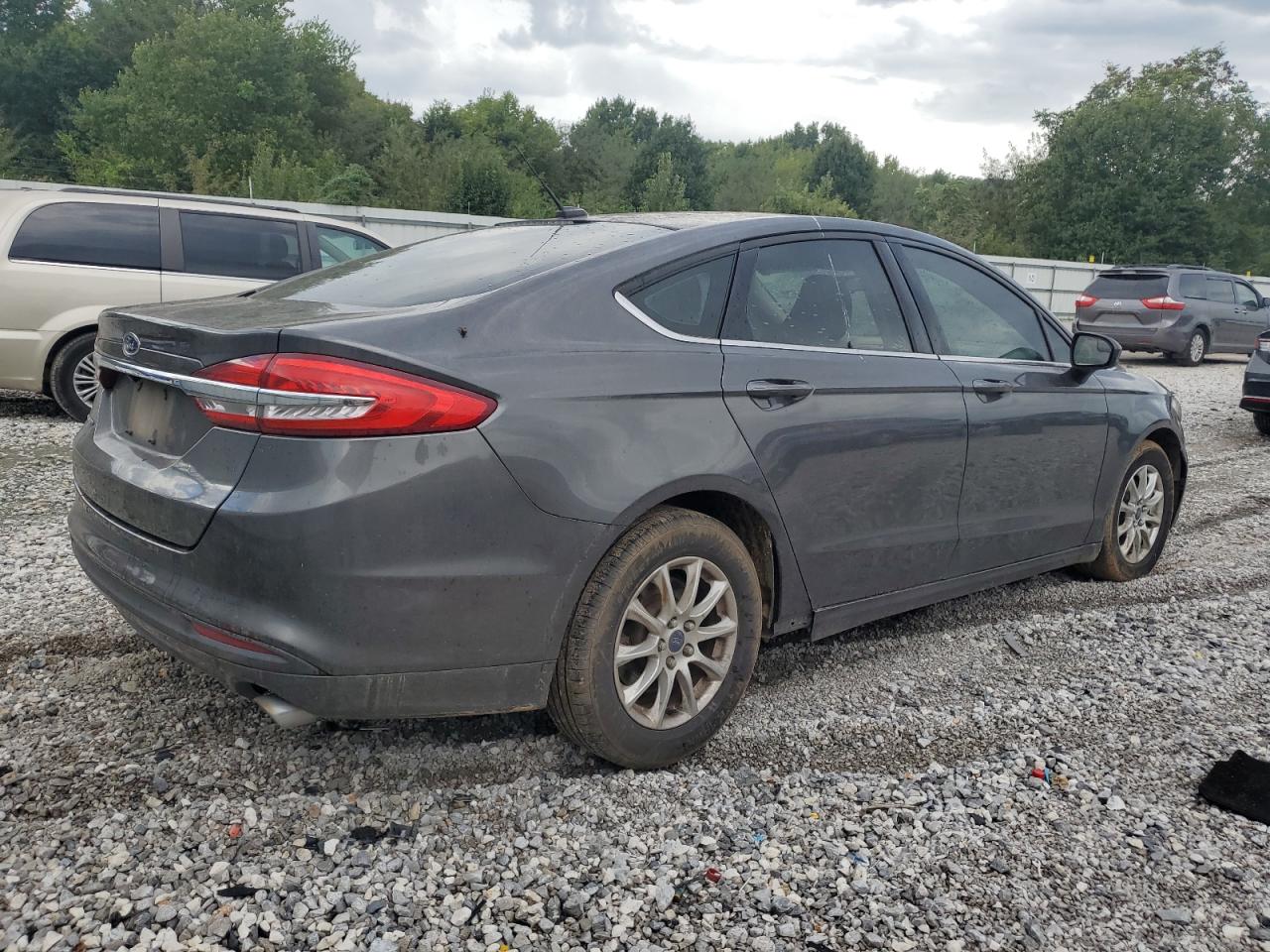 FORD FUSION S