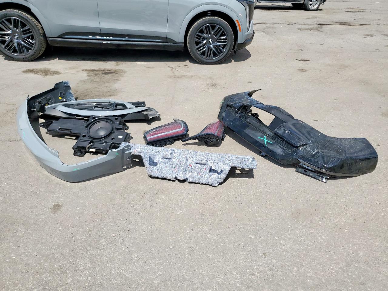 CADILLAC ESCALADE SPORT-2