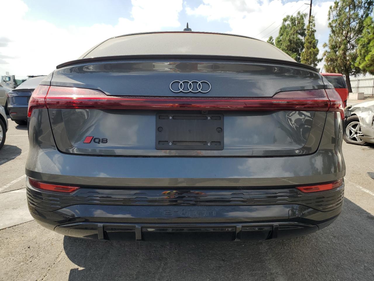 AUDI Q8 SPORTBACK PREMIUM