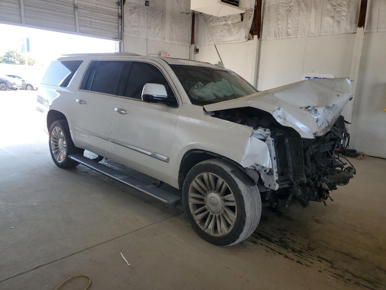 CADILLAC ESCALADE ESV PLATINUM