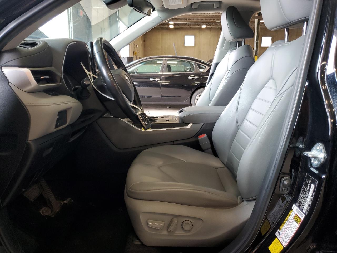 TOYOTA HIGHLANDER HYBRID XLE