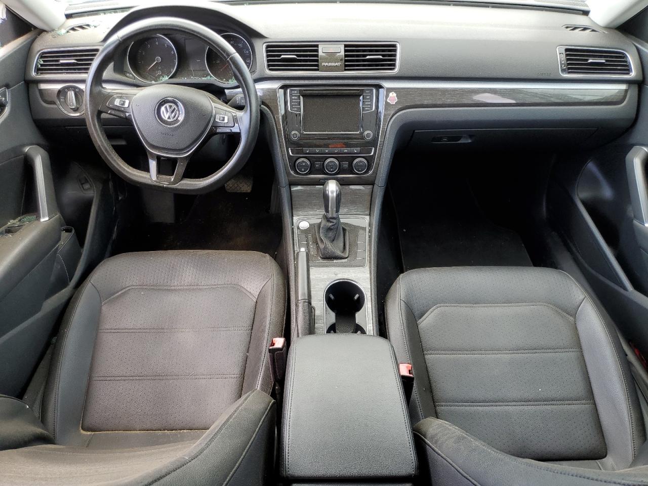 VOLKSWAGEN PASSAT SE