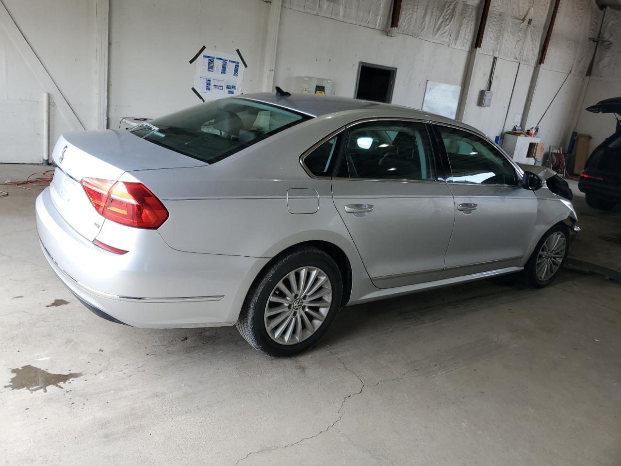 VOLKSWAGEN PASSAT SE