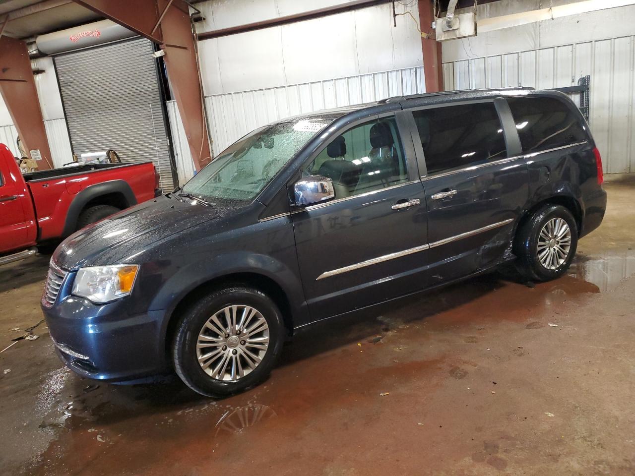 CHRYSLER TOWN & COUNTRY TOURING L