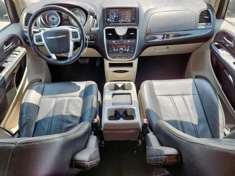 2016 CHRYSLER TOWN & COU 2C4RC1BG1GR214137