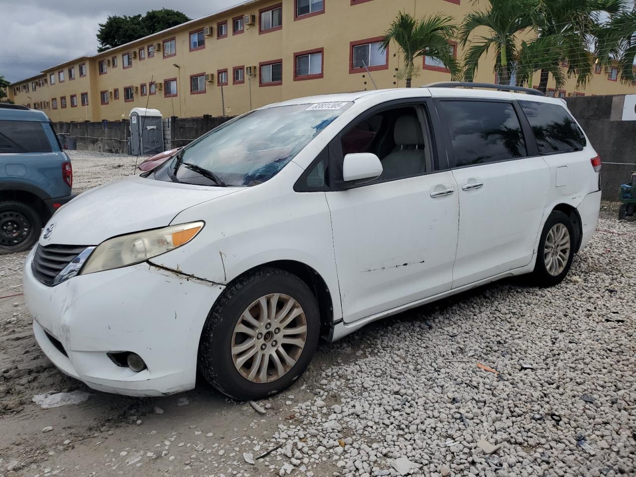 Lot #3255385416 2014 TOYOTA SIENNA XLE