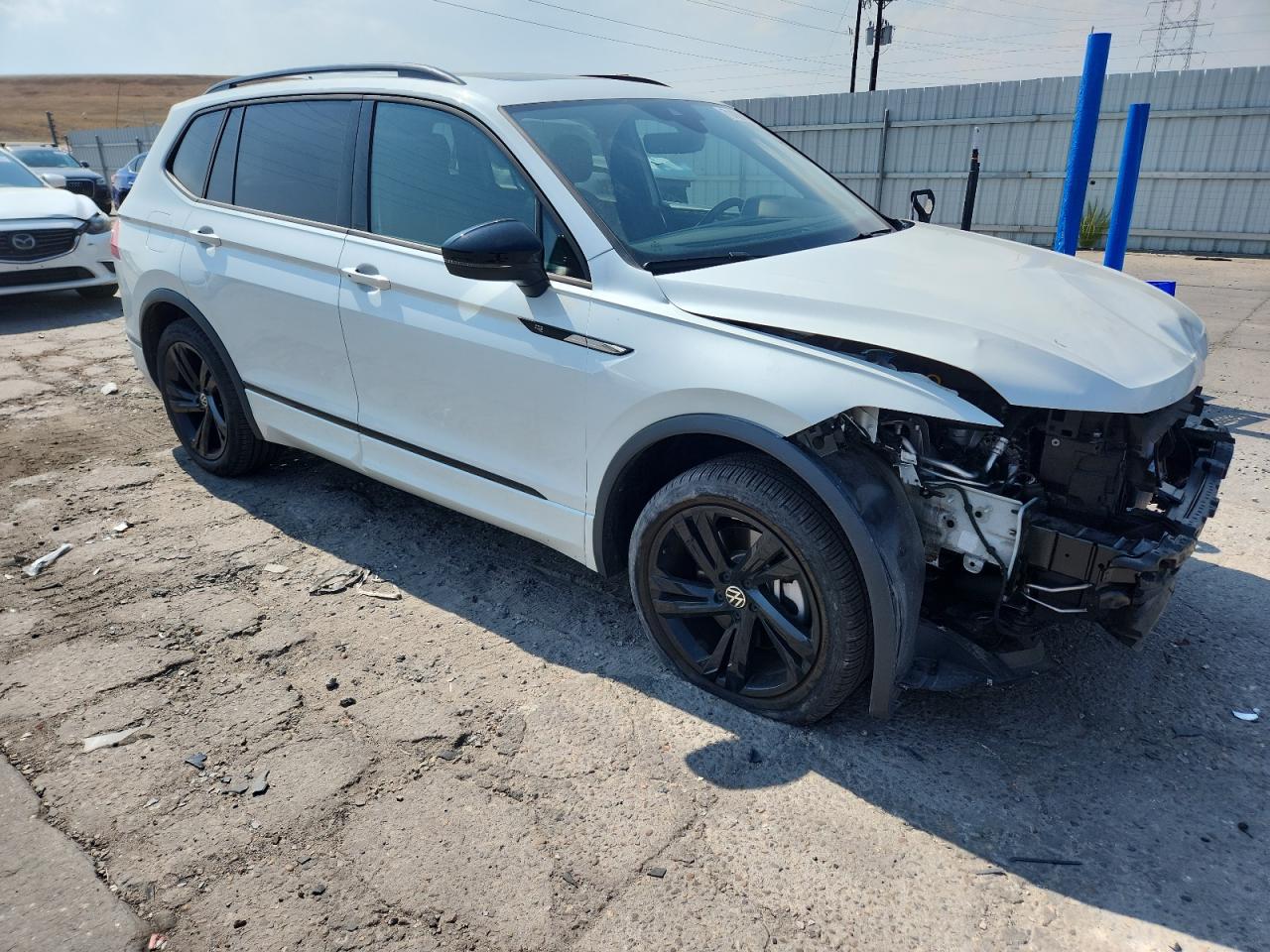 VOLKSWAGEN TIGUAN SE R-LINE BLACK