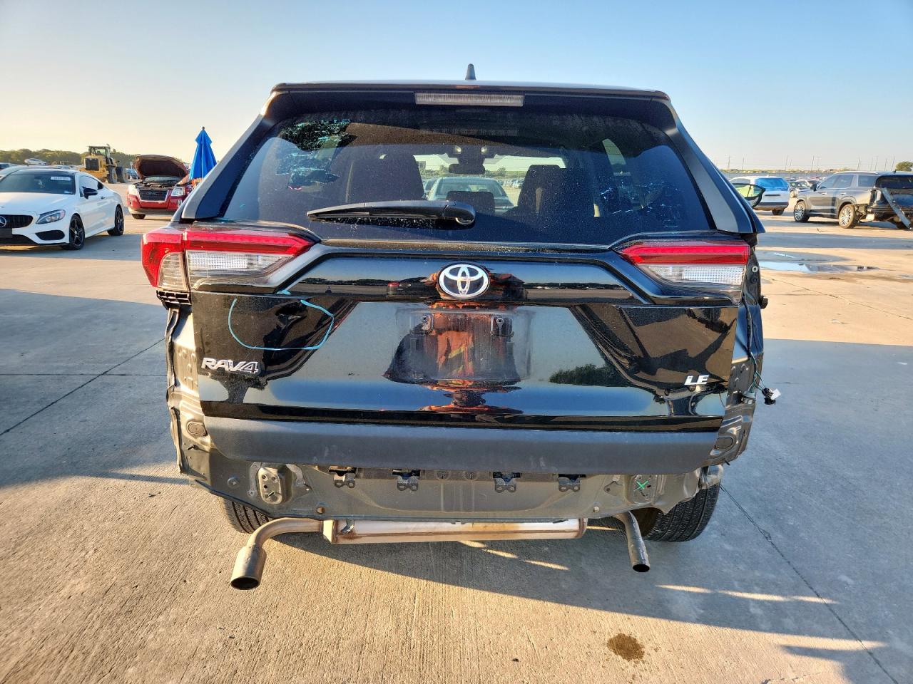TOYOTA RAV4 LE
