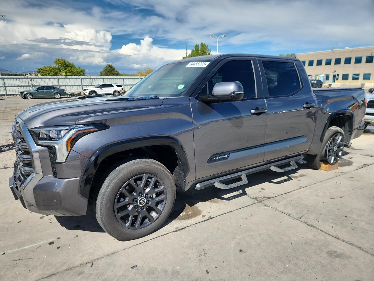 TOYOTA TUNDRA CREWMAX PLATINUM
