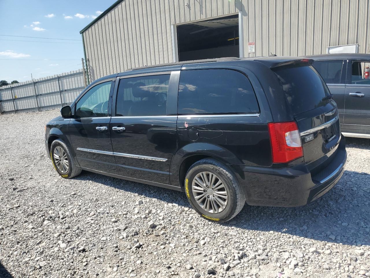 CHRYSLER TOWN & COUNTRY TOURING L