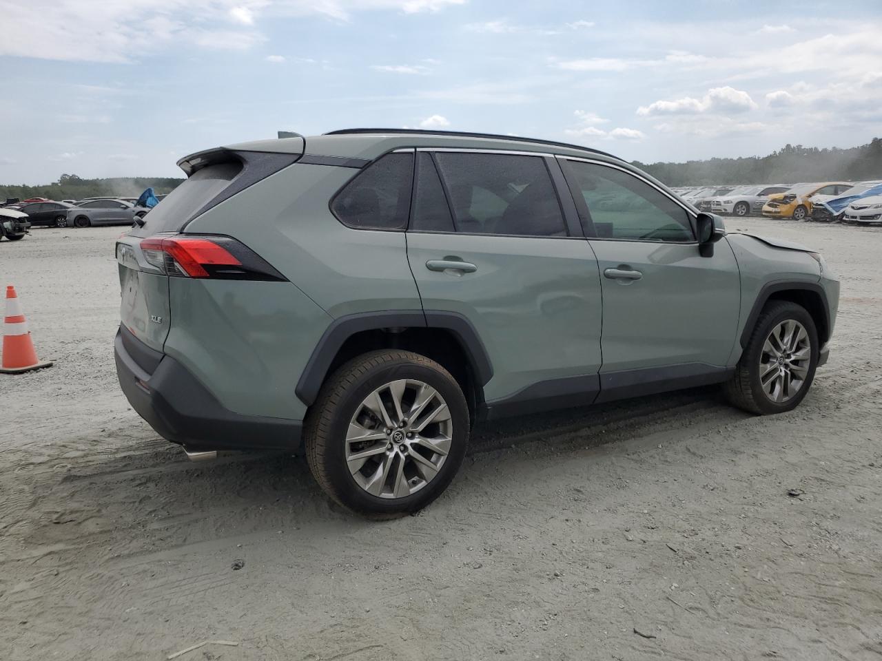 TOYOTA RAV4 XLE PREMIUM