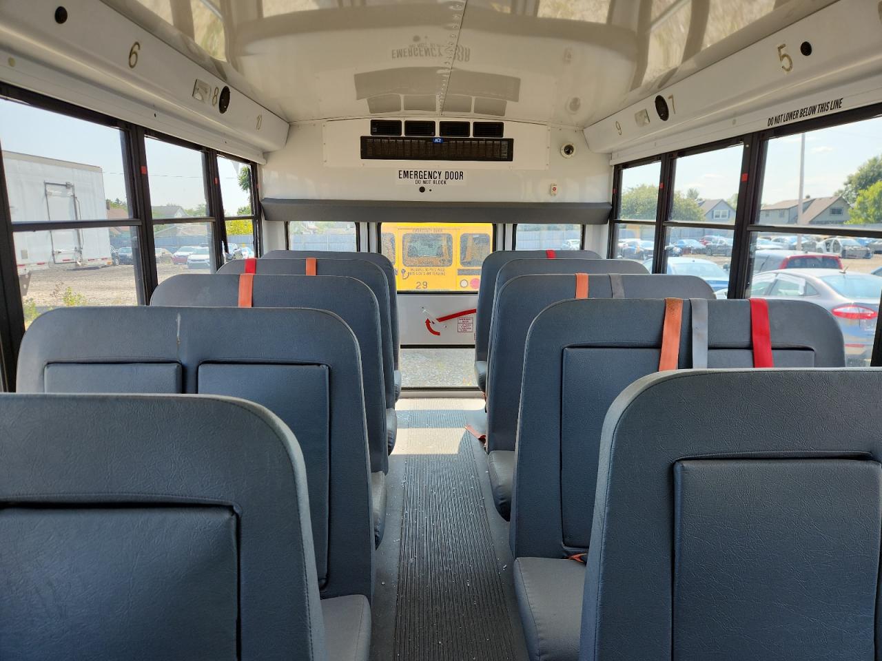 Lot #3235049991 2015 CHEVROLET BANTAM G4500