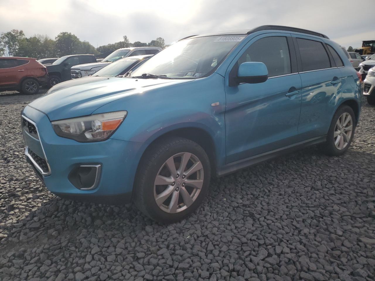 MITSUBISHI OUTLANDER SE
