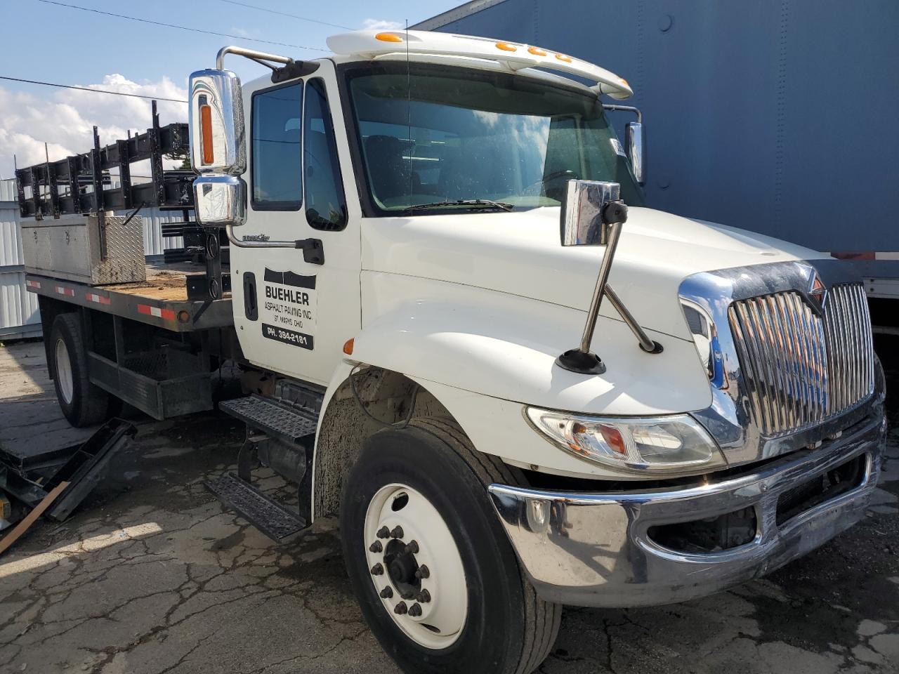 Lot #3305273335 2011 INTERNATIONAL 4000 4300