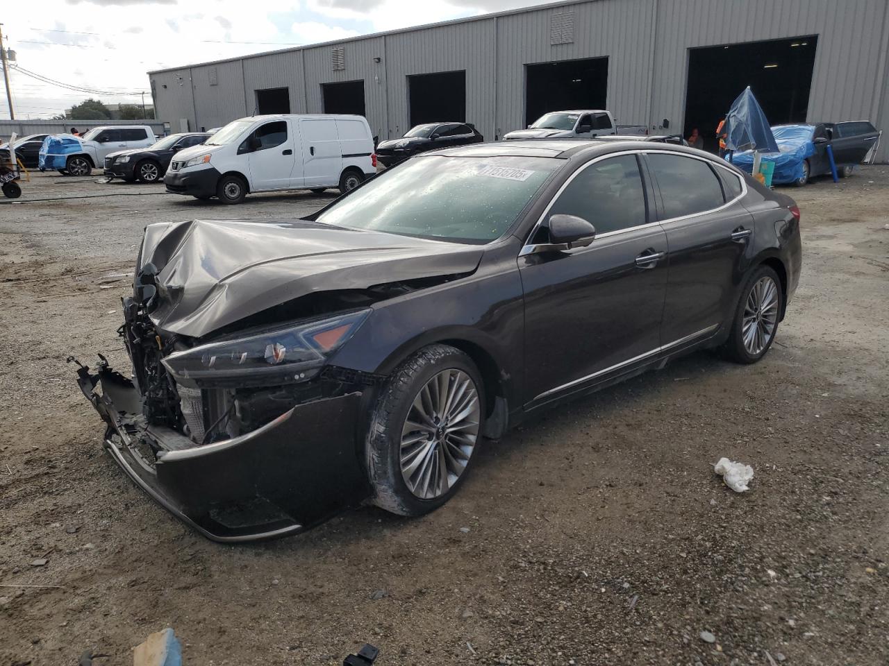 KIA CADENZA PREMIUM