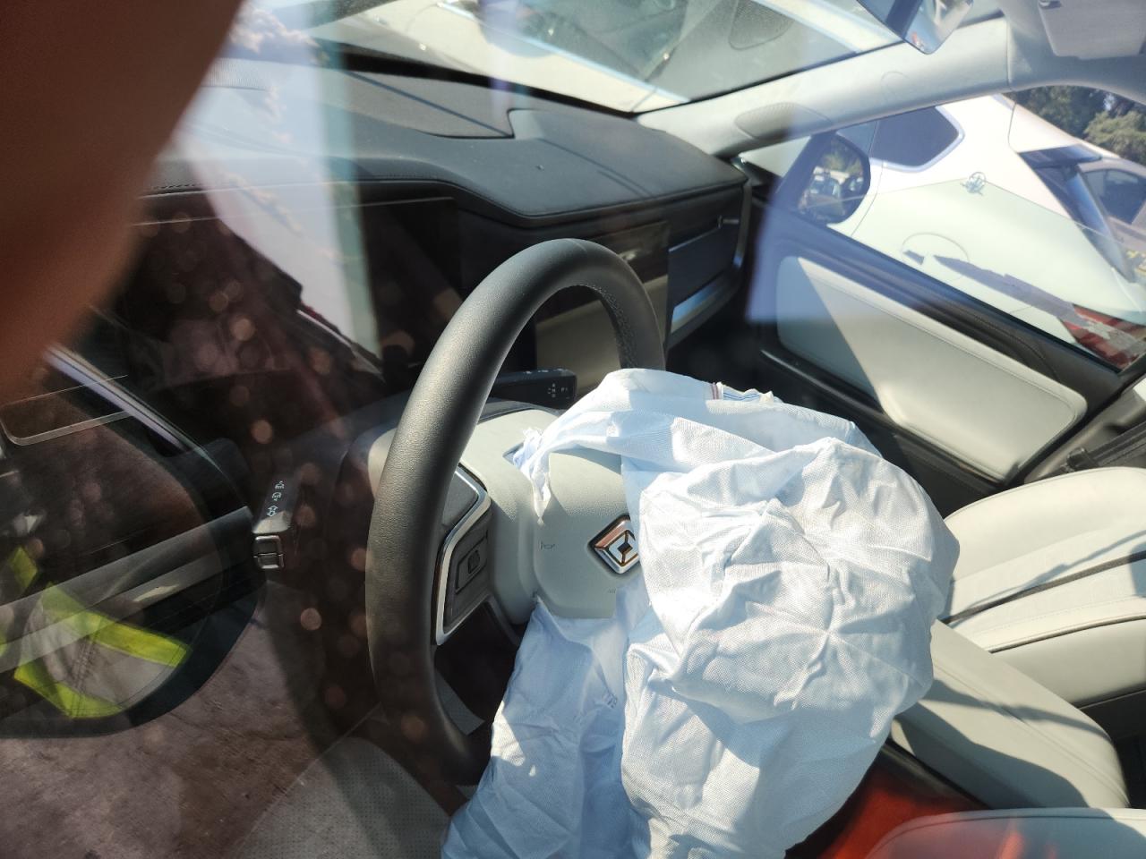 RIVIAN R1S ADVENTURE