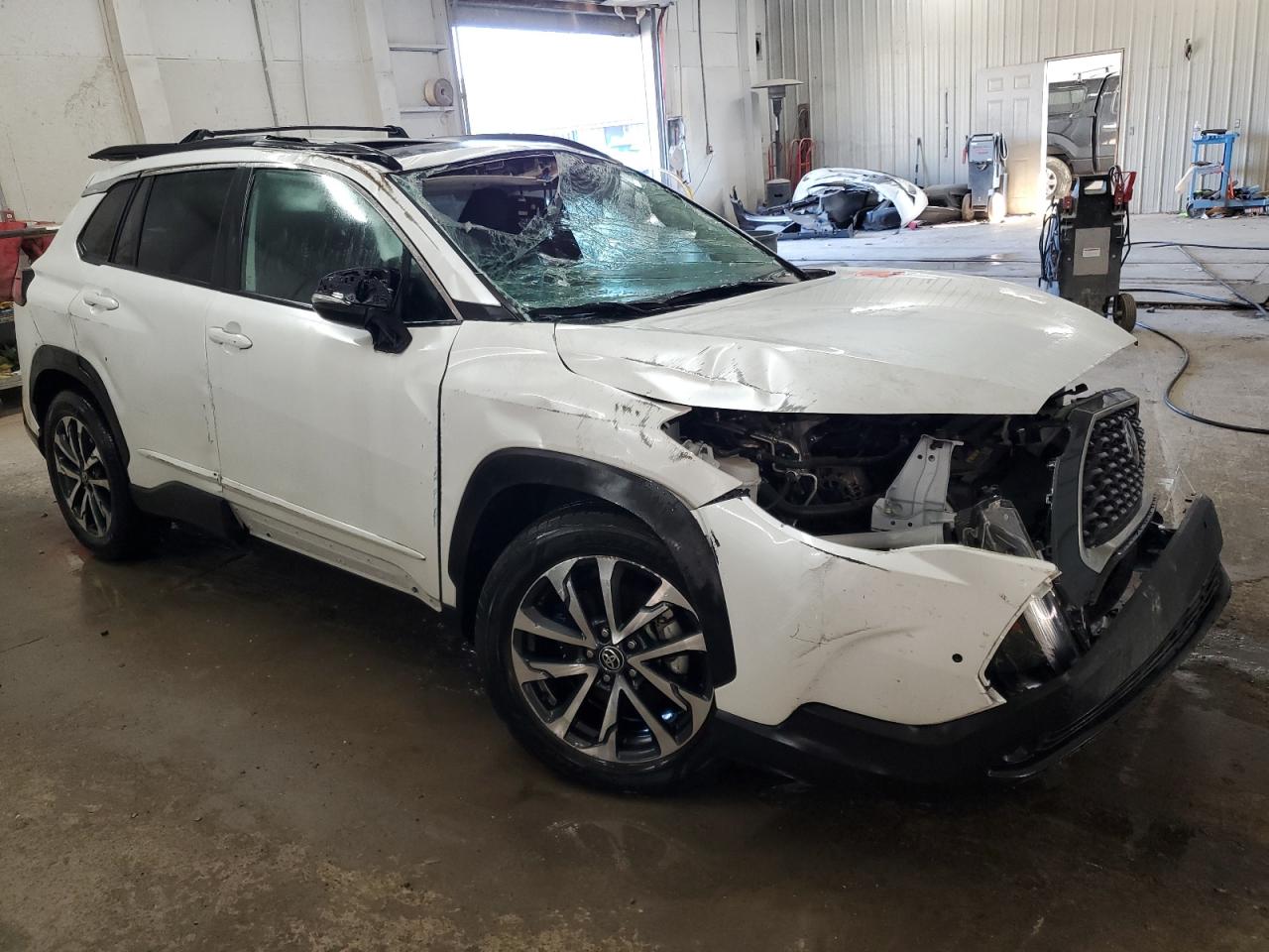 TOYOTA COROLLA CROSS XLE