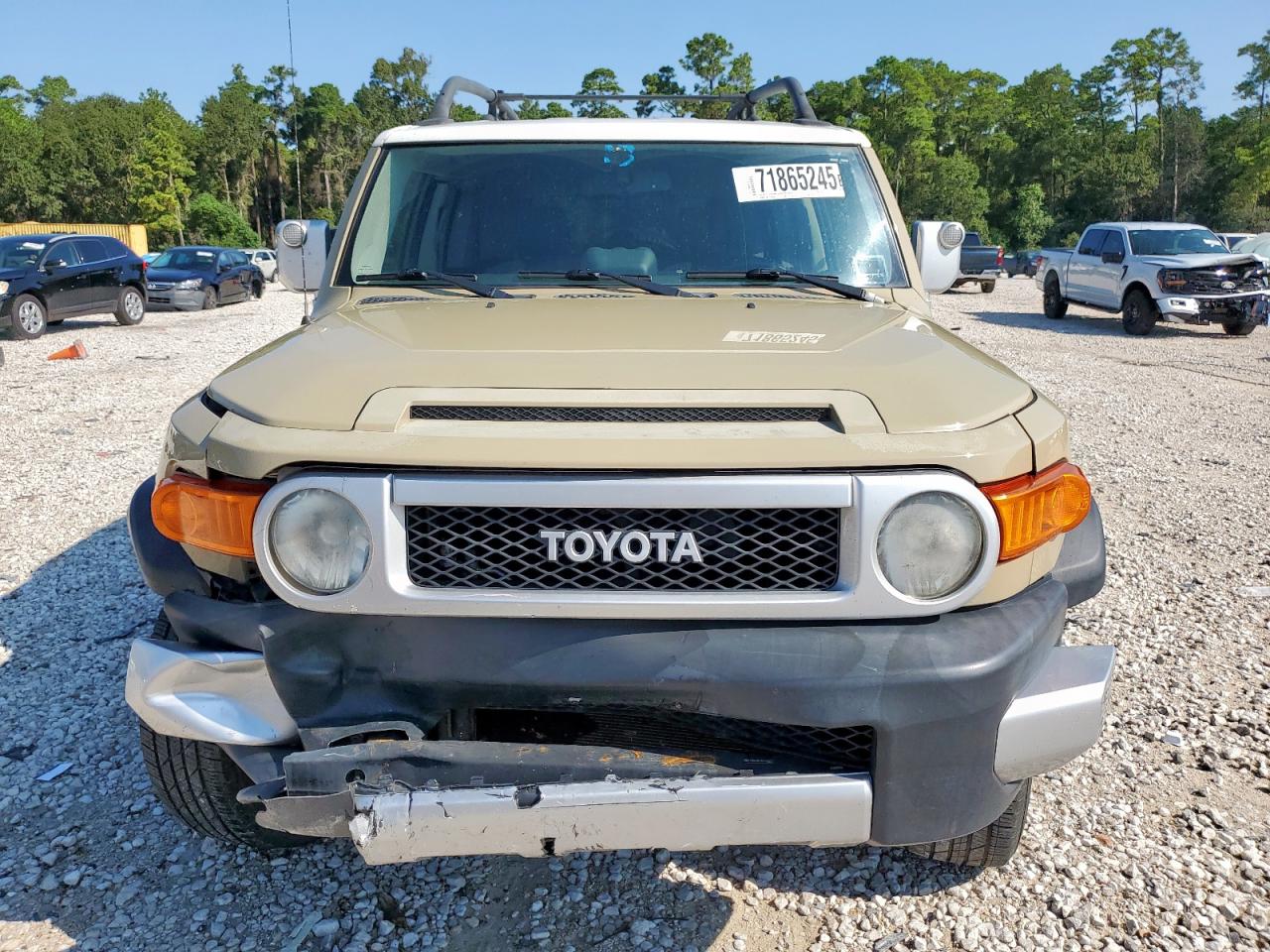 TOYOTA FJ CRUISER