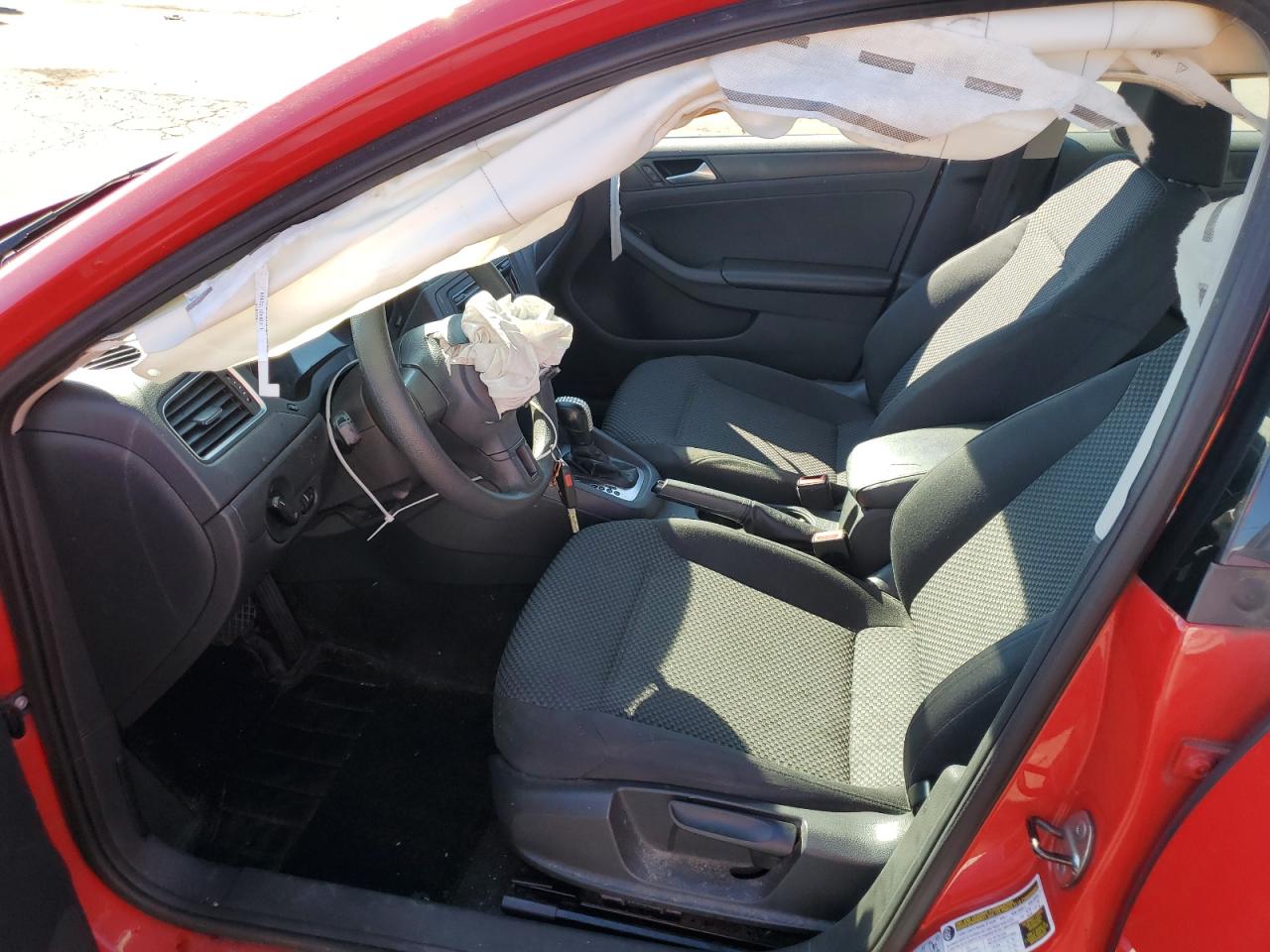 VOLKSWAGEN JETTA BASE