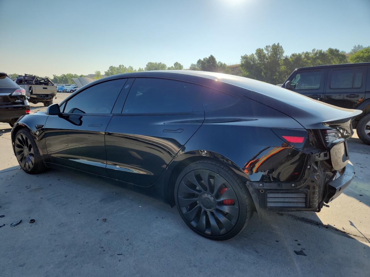 TESLA MODEL 3
