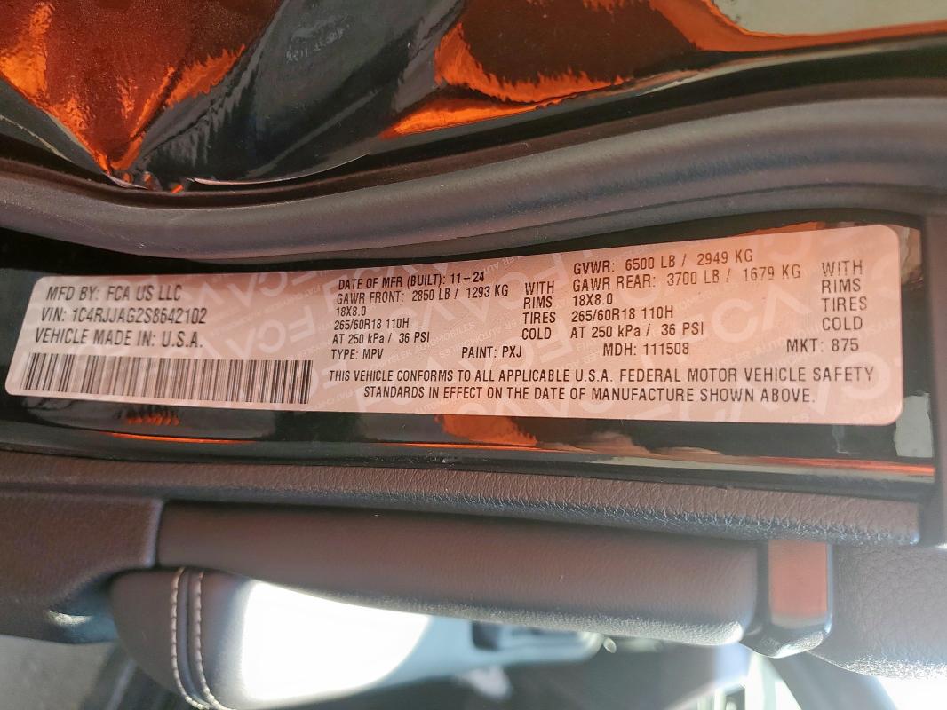 2025 JEEP GRAND CHER - 1C4RJJAG2S8642102