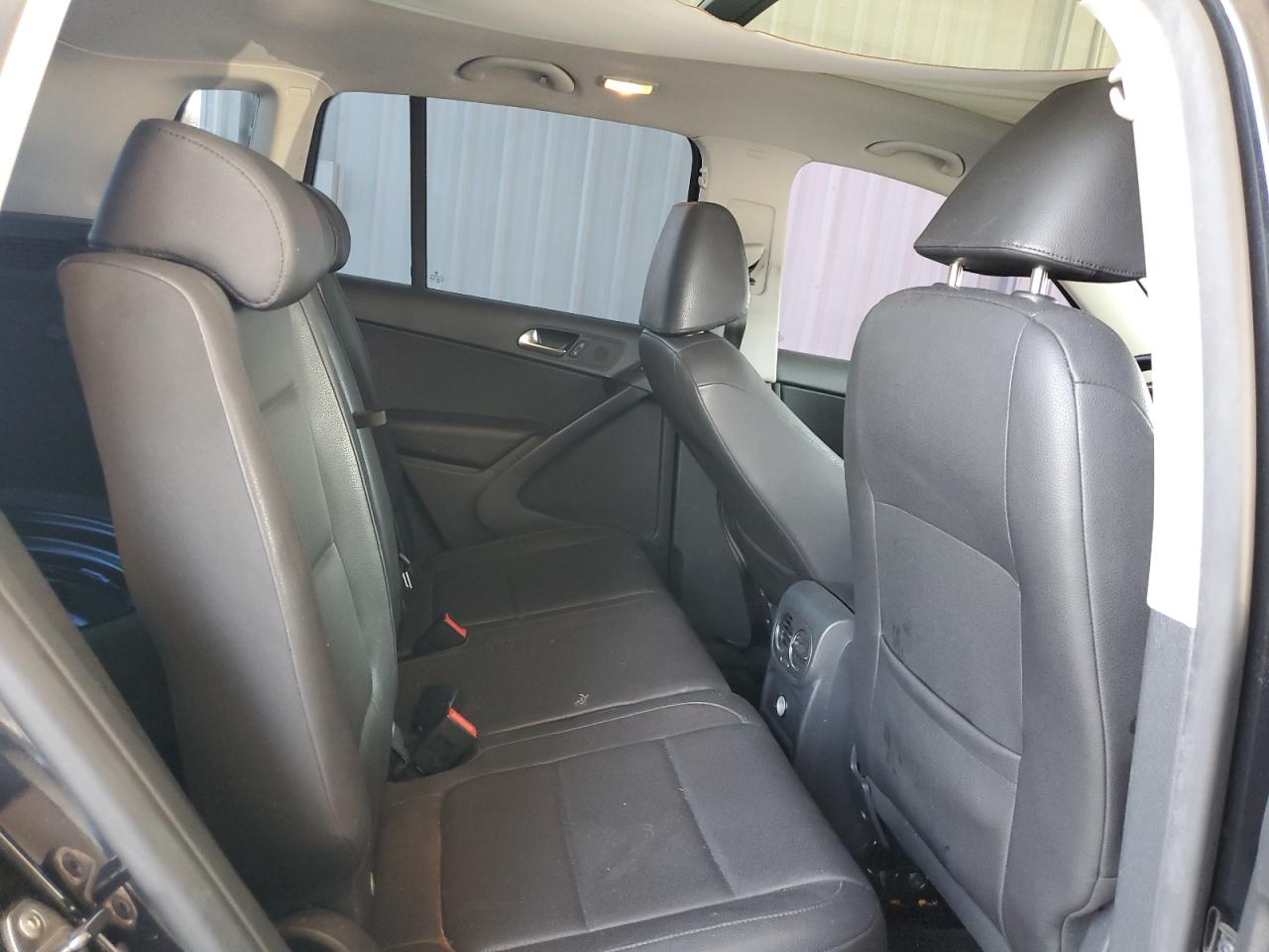 VOLKSWAGEN TIGUAN SE