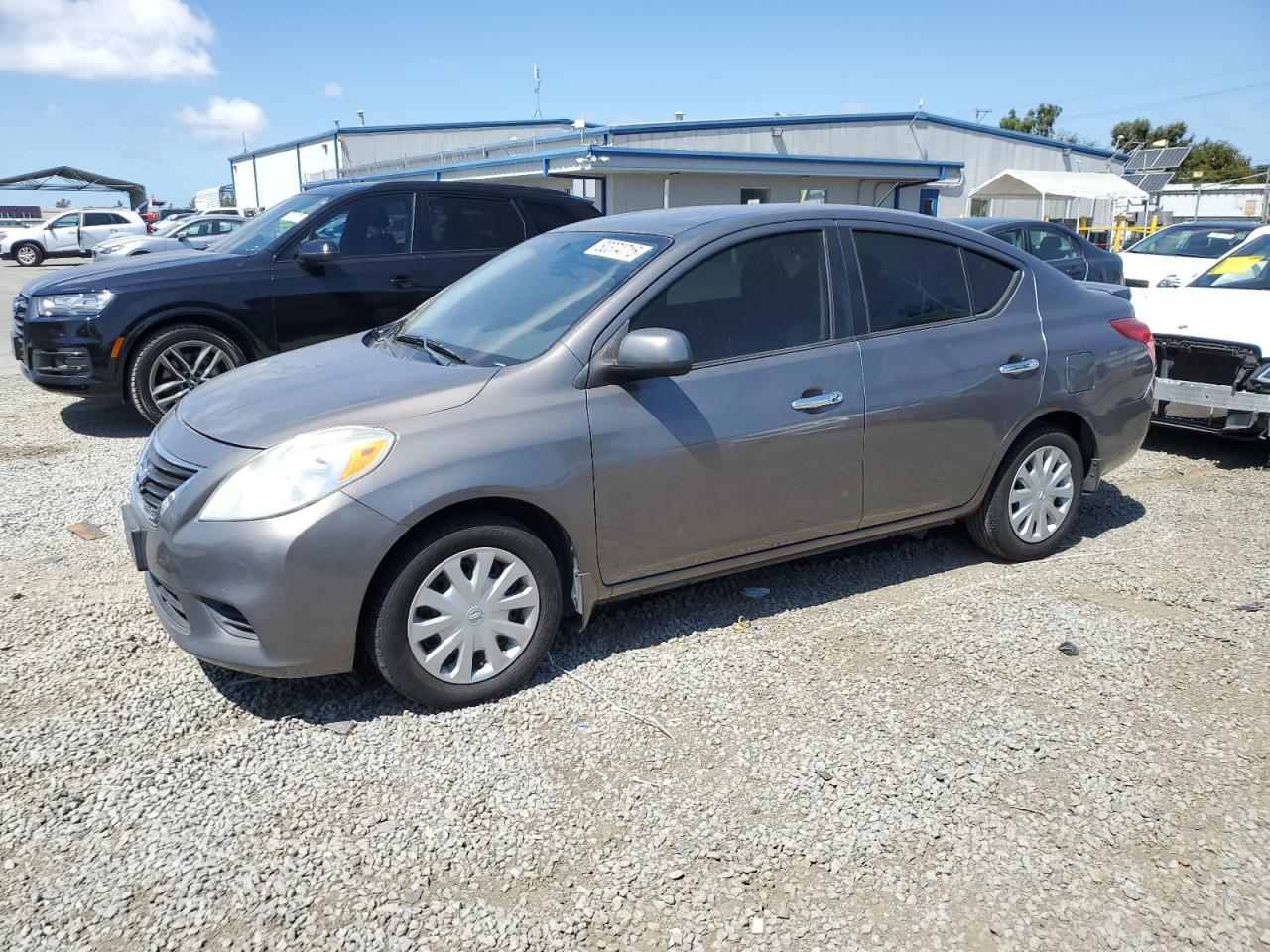NISSAN VERSA S